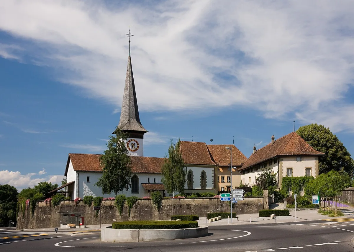 Photovoltaik-Anlage auf einem Haus in Köniz