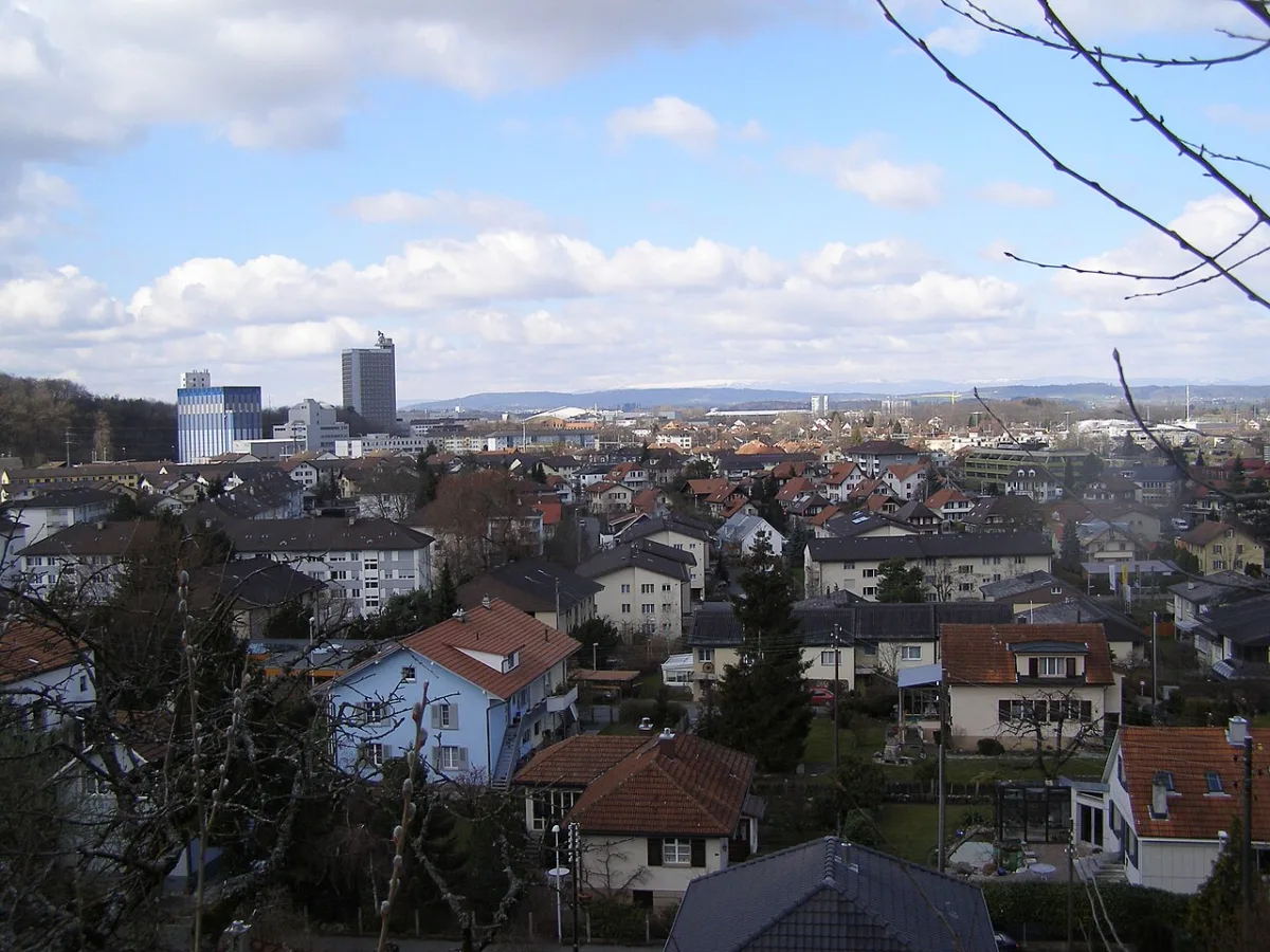 Photovoltaik-Anlage auf einem Haus in Ostermundigen